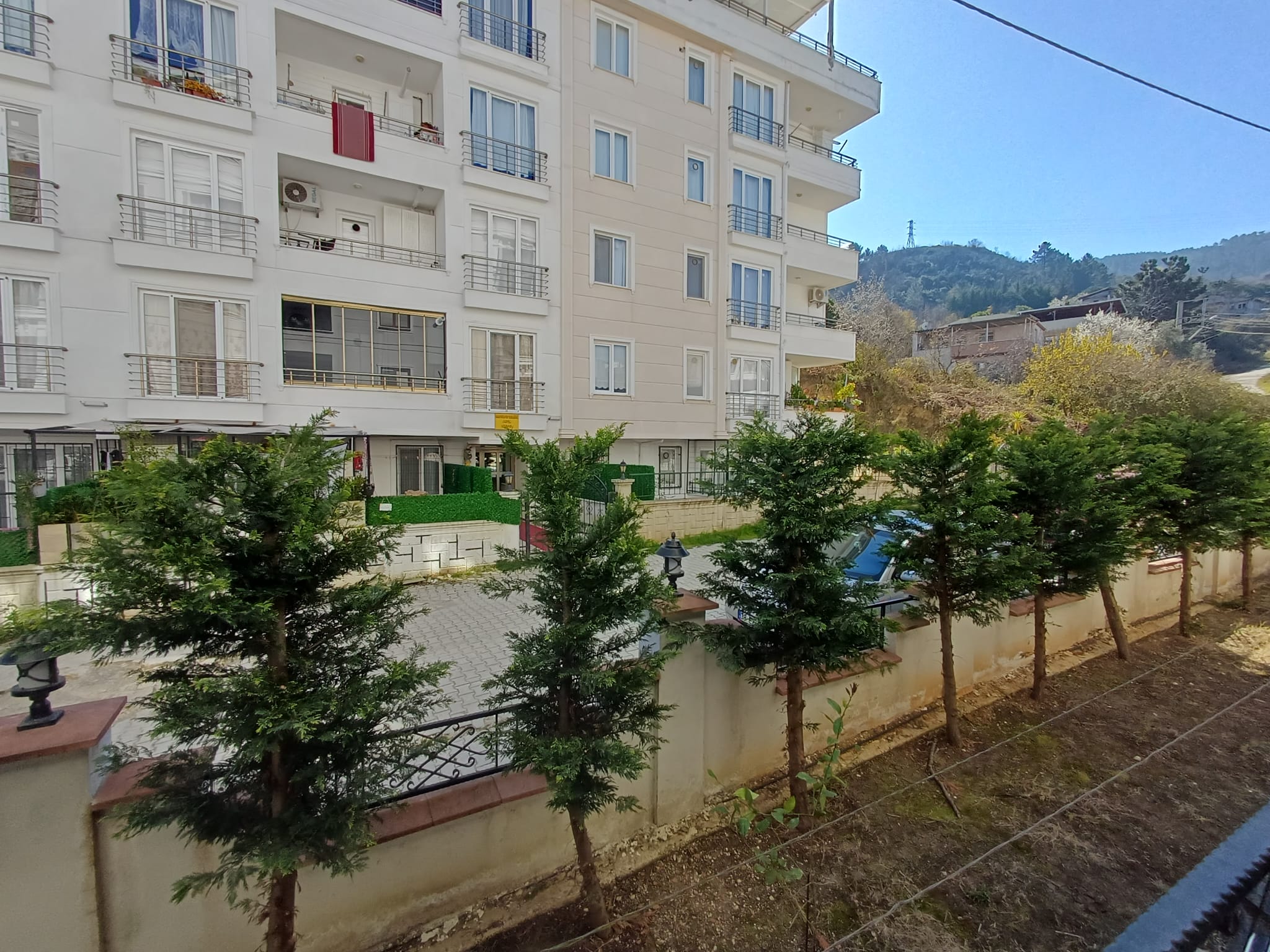 MERKEZE YAKIN TERS DUBLEKS